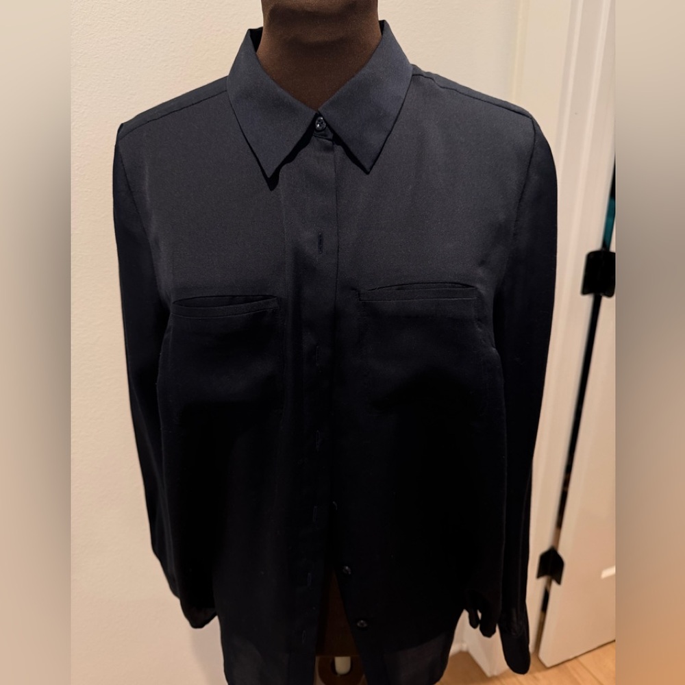 Loft Classic Deep Navy Button-Front Long Sleeve Blouse. Size Medium